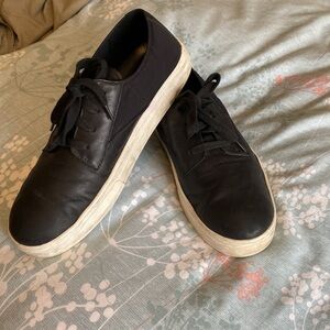 EILEEN FISHER BLACK SLIPON SNEAKERS